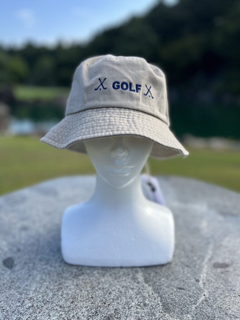 イエローロブスターハットカーキ　フロントにGOLFの刺繍が入ってます。