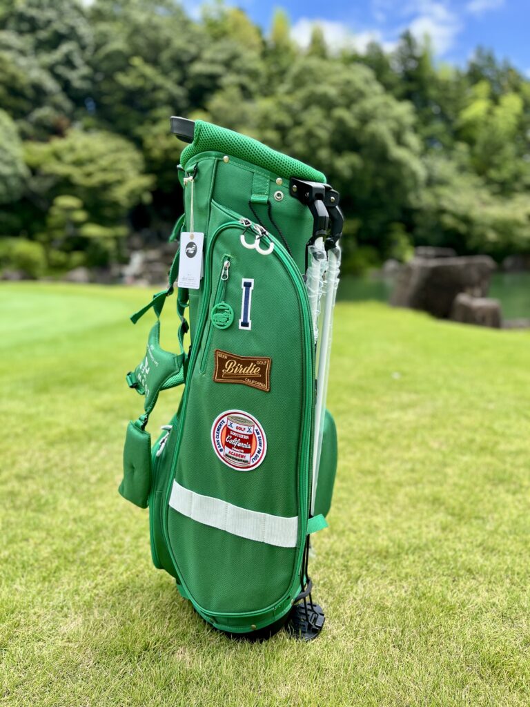 スタンド式ですがしっかりと自立します。