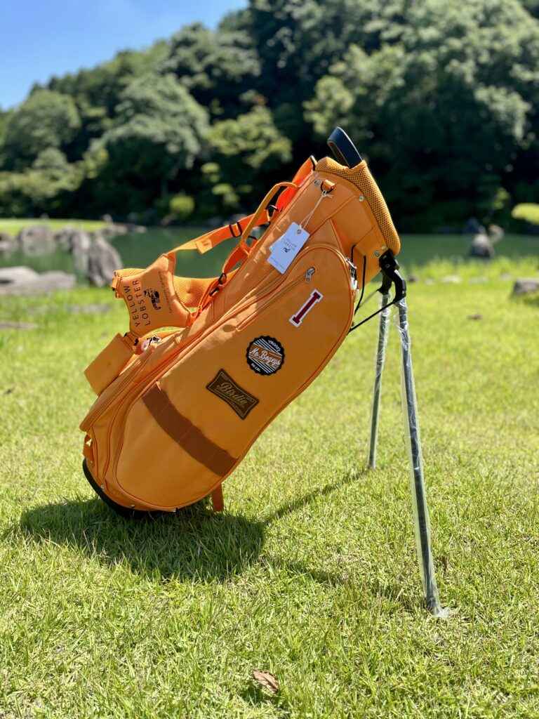 イエローロブスターキャディバッグ ラグナオレンジです。