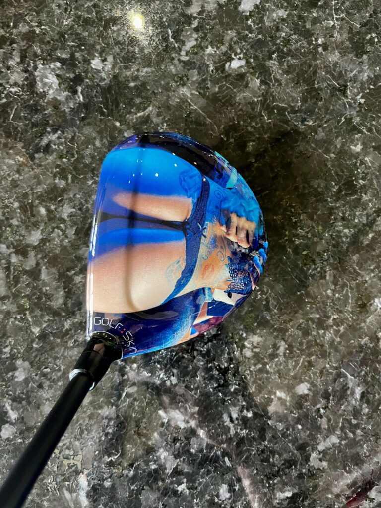 カラーのヒップデザインです。