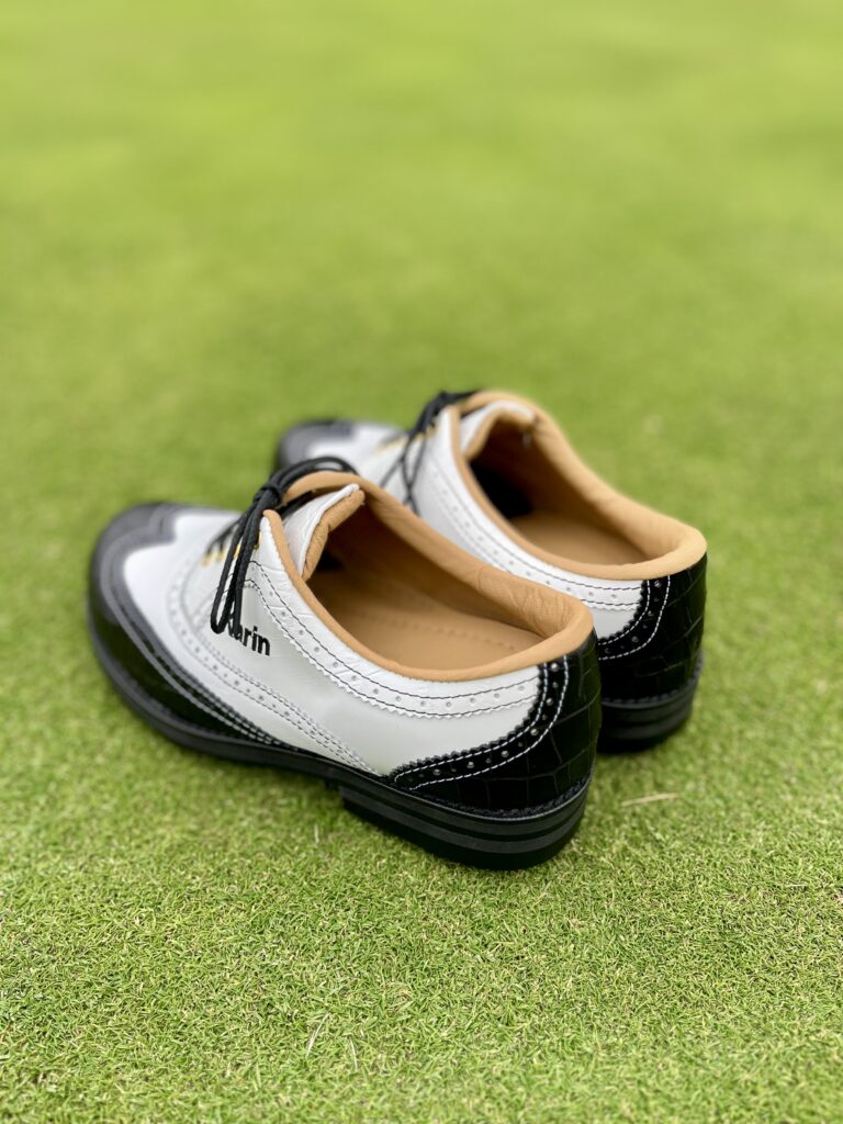 シンプルな配色が素敵ですね。