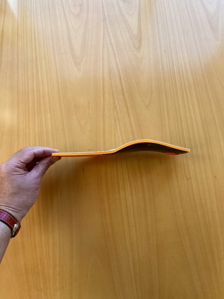 縦アーチもしっかりついてますので足が疲れません。