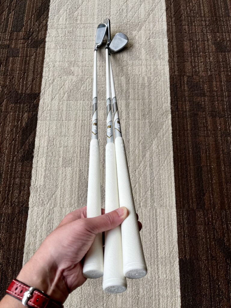 MR.Gグリップホワイト/ホワイトです。