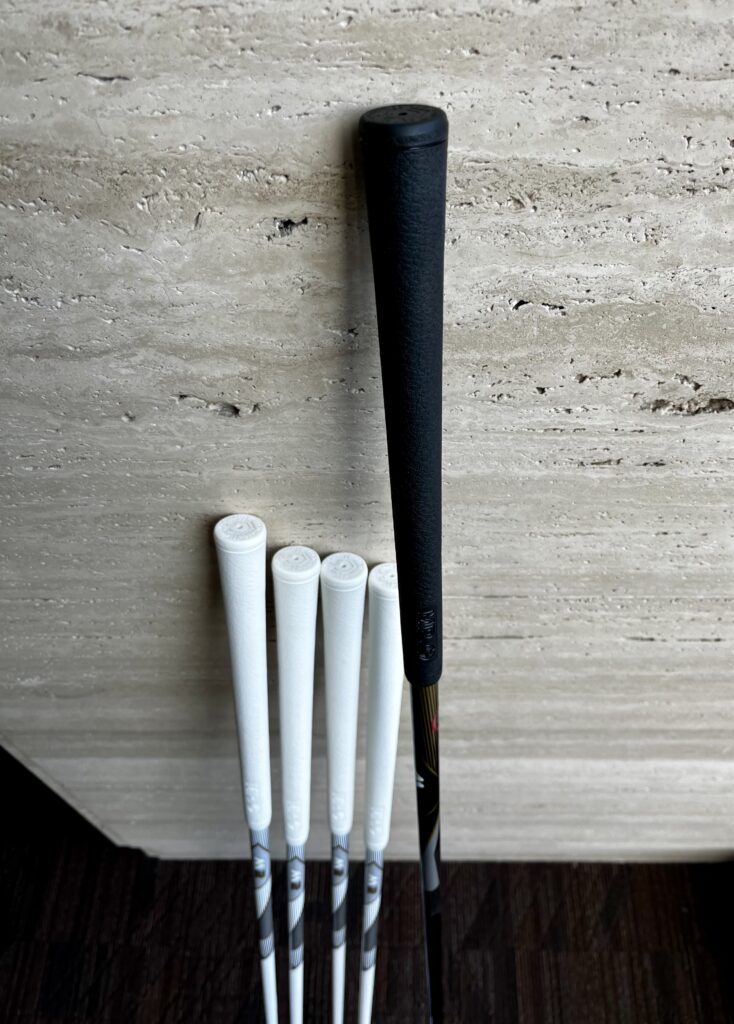 ドライバーのブラックもカッコよ。