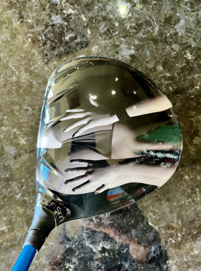 ピンの凹凸も全く問題なく貼ることができます。