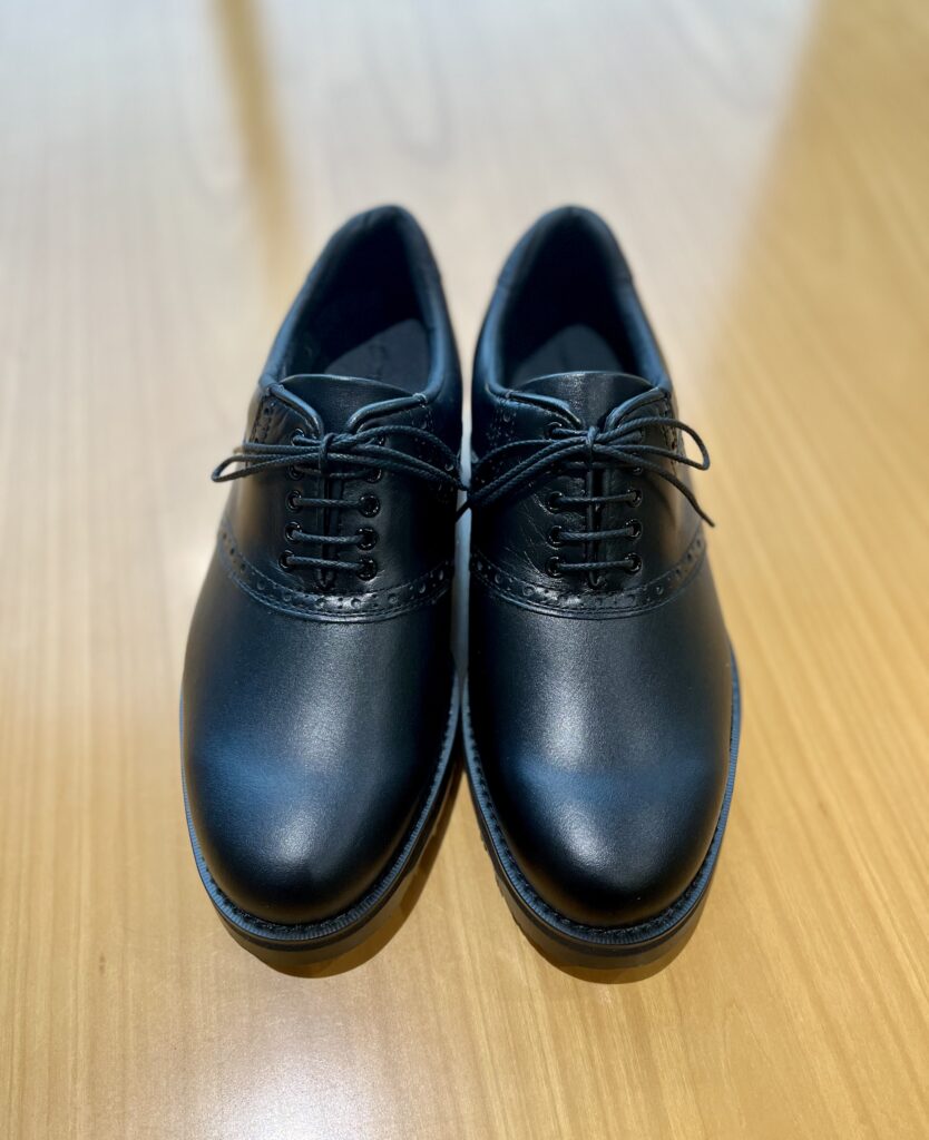 美しいフォルムのブラックです。