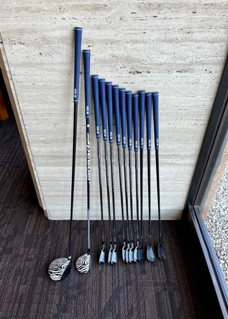 MR.Gグリップ  ネイビー/ホワイトです。