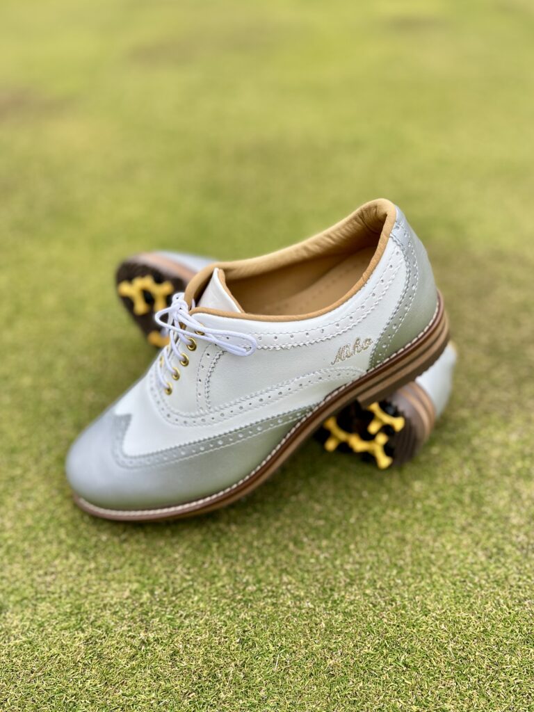 新井美穂さんのオーダーゴルフシューズでございます。