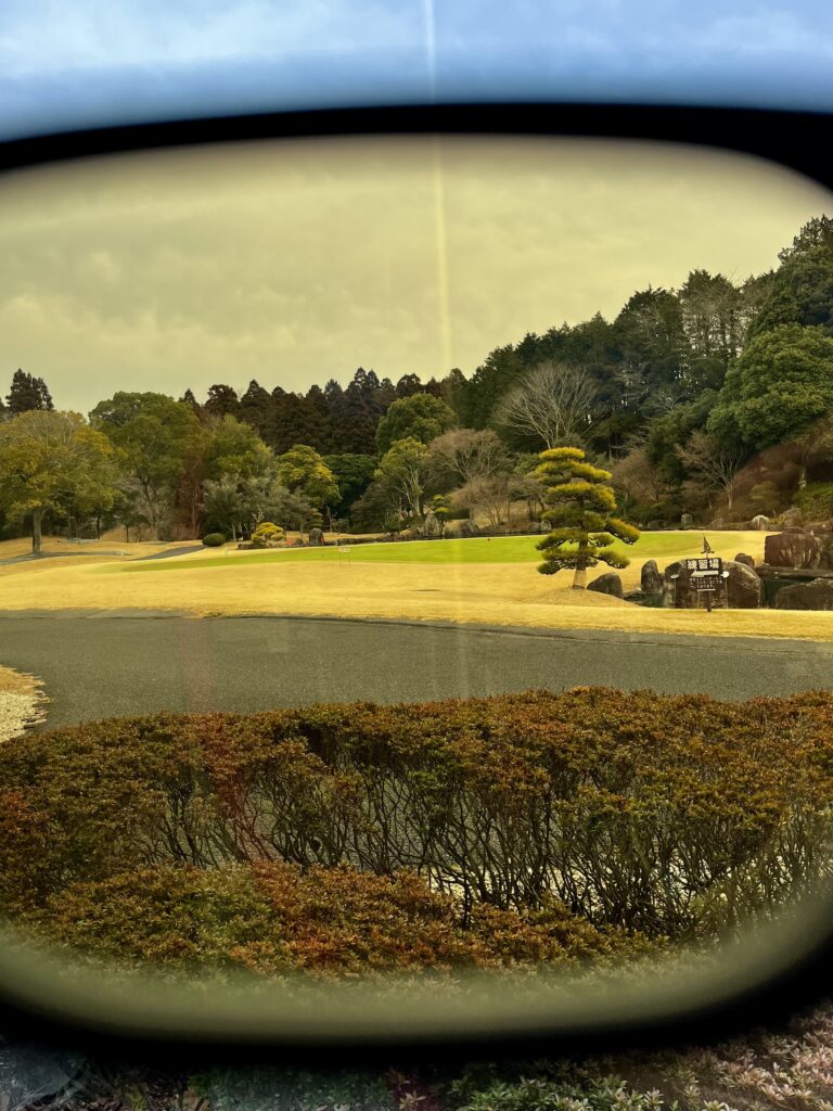 ゴルフカスタムのイーグルビュー装着でございます。