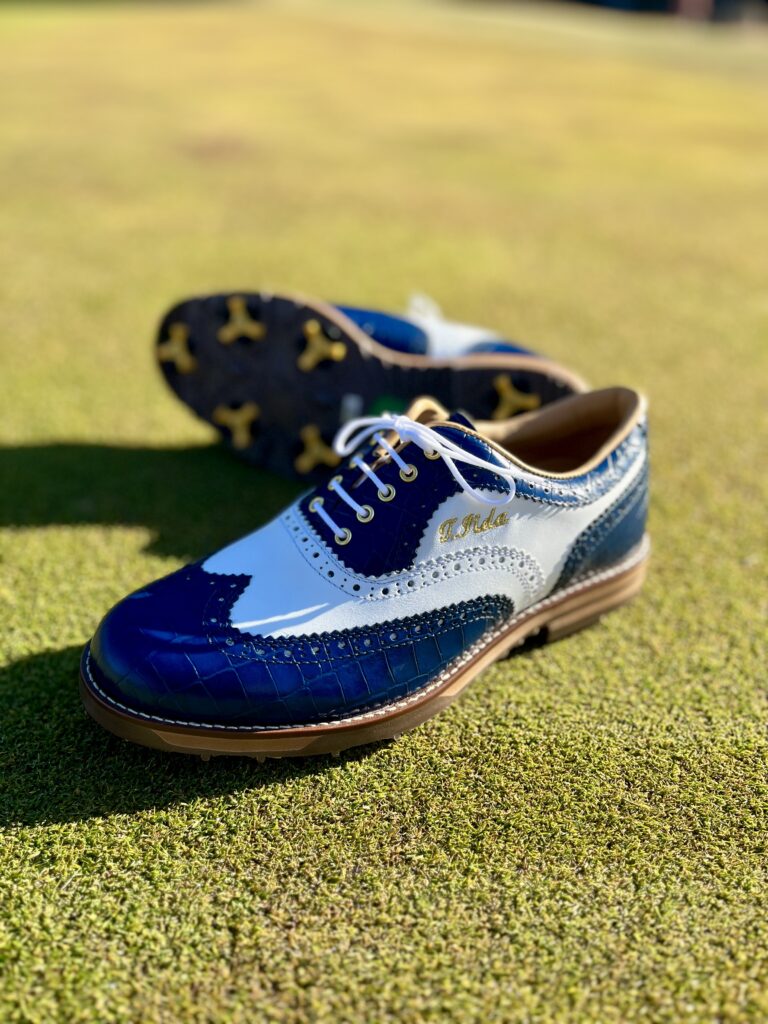 グリップ力抜群のスパイクシューズです。