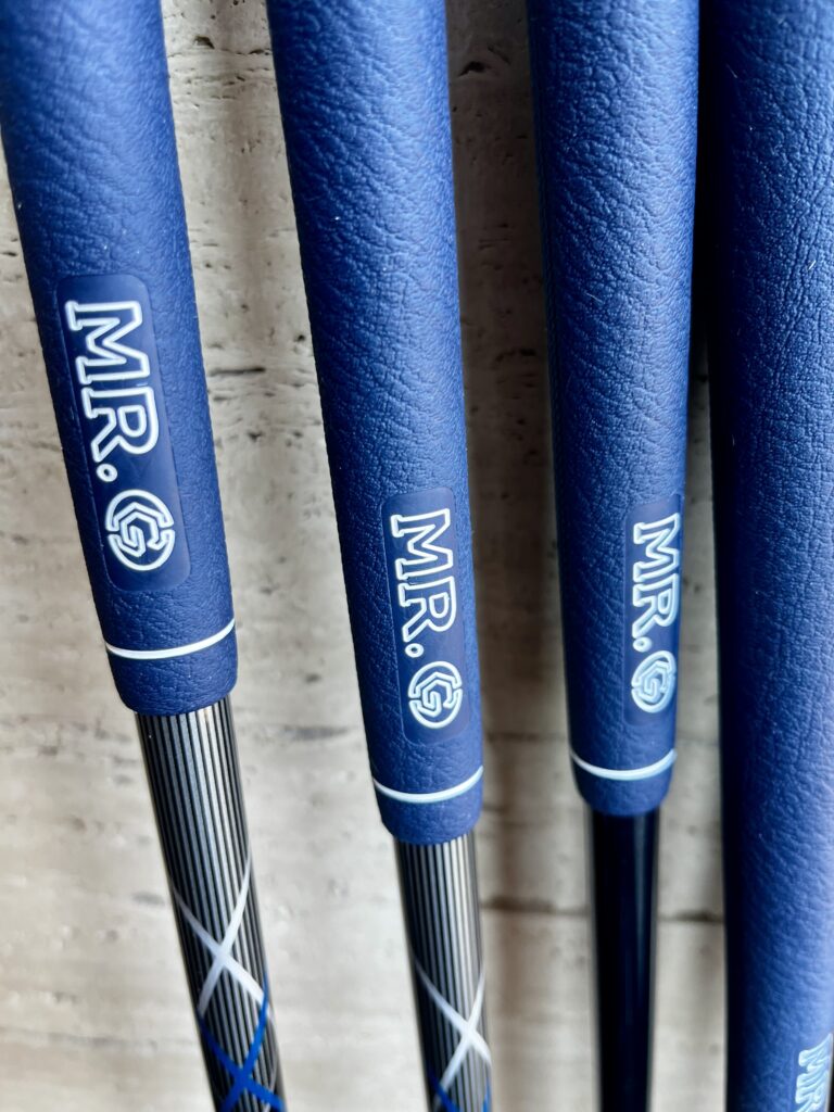 アウトラインのロゴがかわいいです。