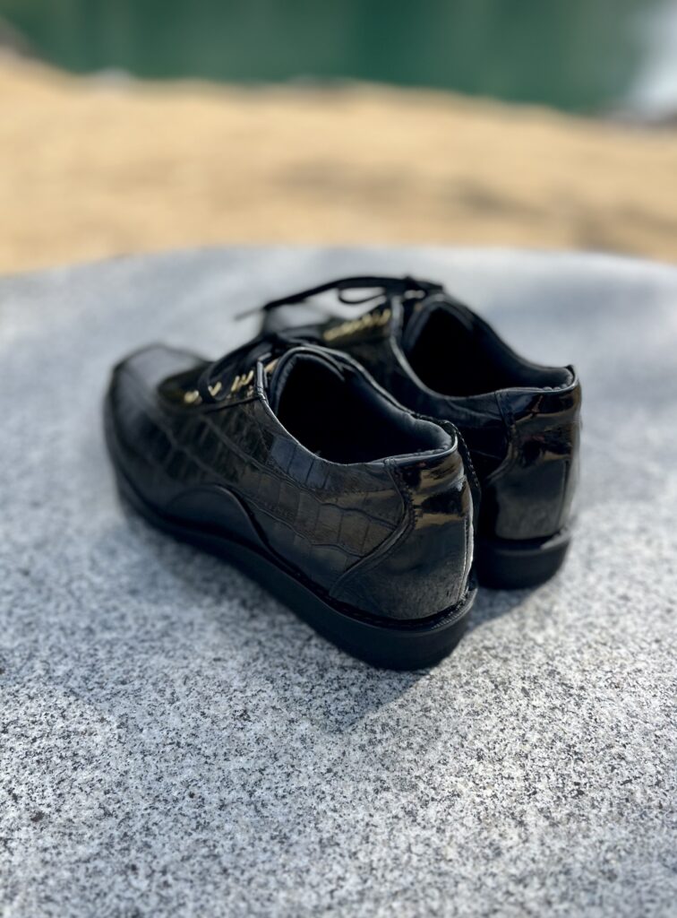 エナメルを合わせると雰囲気がグッと変わります。