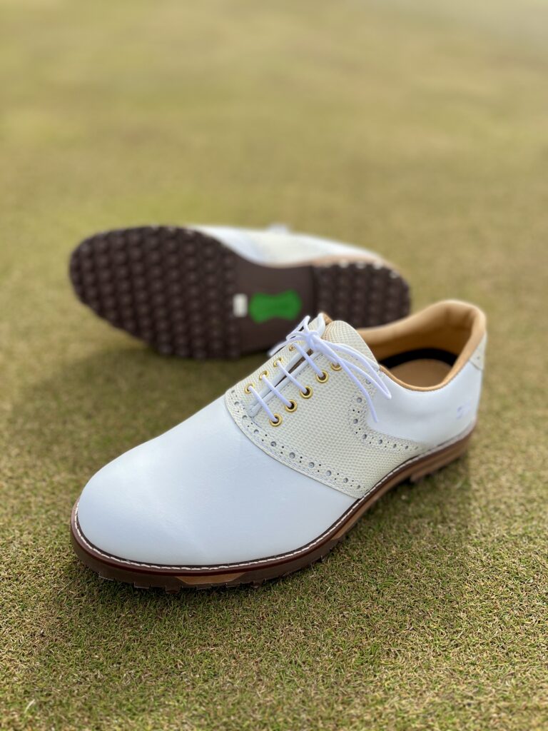 カップルでペアシューズなんていかがですか？