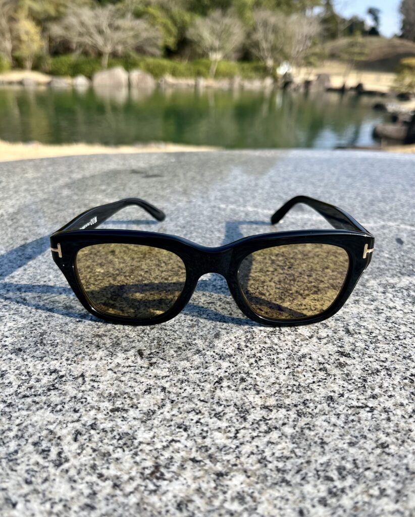 誰がかけても似合ってしまうトムフォード。